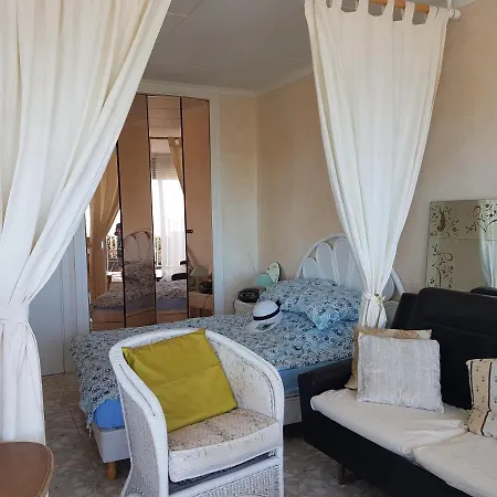 Saint Clair Διαμέρισμα *